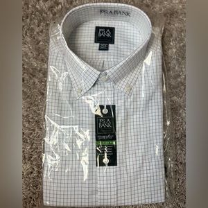 New!! Jos. A. BANK Traveler Dress Shirt. Tailored Fit. 100% Cotton. 17 1/2-35